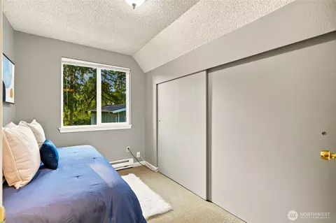Bedroom - 20818 Royal Anne Rd, Bothell, WA 98021 photo 2 of 2