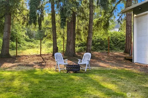 Exterior - 20818 Royal Anne Rd, Bothell, WA 98021 photo 8 of 9