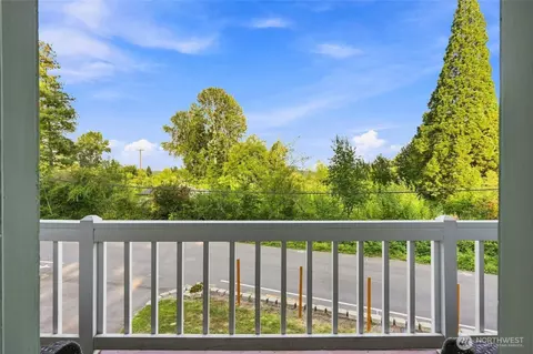 Exterior - 20818 Royal Anne Rd, Bothell, WA 98021 photo 2 of 9