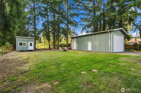 Exterior - 20818 Royal Anne Rd, Bothell, WA 98021 photo 7 of 9