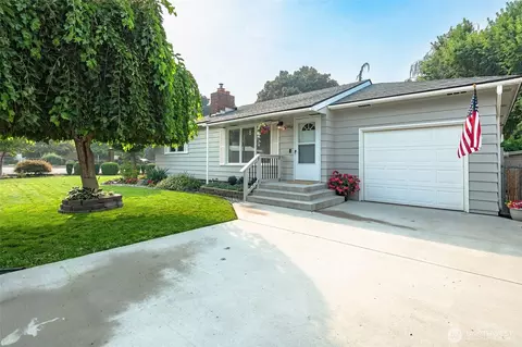 1388 Tedford St SE, East Wenatchee, WA 98802