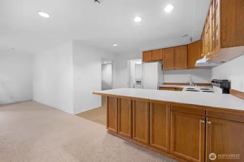 Kitchen - 5031 33rd Ave W, Everett, WA 98203 photo 4 of 5