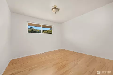Bedroom - 5031 33rd Ave W, Everett, WA 98203 photo 4 of 6