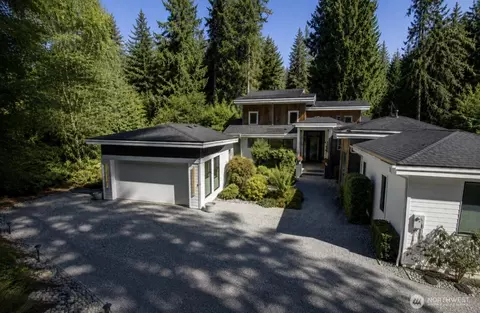 27 Can Ku Rd, Camano Island, WA 98282