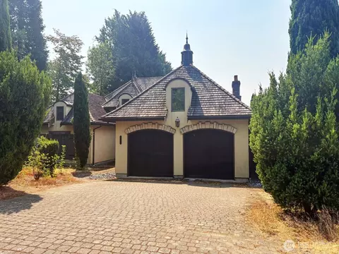 3307 NE 7th St, Renton, WA 98056