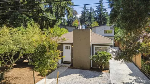 819 NE 100th St, Seattle, WA 98125