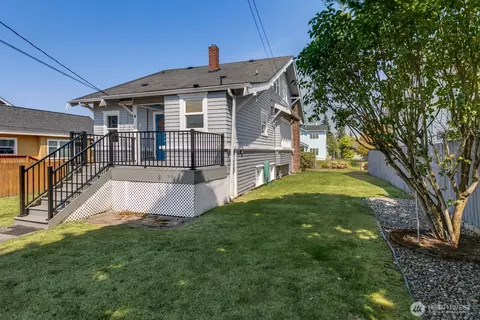 Exterior - 2716 Leonard Dr, Everett, WA 98201 photo 2 of 3