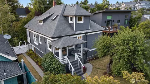 Exterior - 2035 N 77th St, Seattle, WA 98103 photo 5 of 5