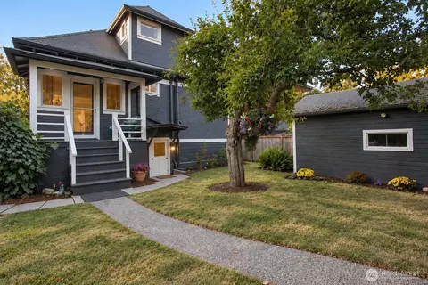 Exterior - 2035 N 77th St, Seattle, WA 98103 photo 2 of 5