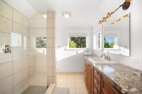 Bath - 2035 N 77th St, Seattle, WA 98103 photo 2 of 2