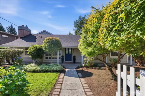 411 10th Ave, Kirkland, WA 98033