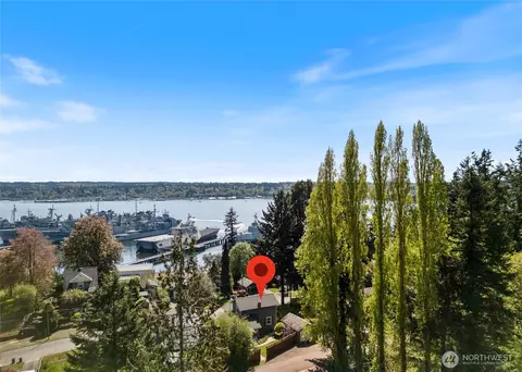 735 S Summit Ave, Bremerton, WA 98312