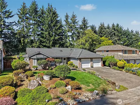 Exterior - 12324 43 Dr SE, Everett, WA 98208 photo 2 of 9