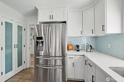 Kitchen - 12324 43 Dr SE, Everett, WA 98208 photo 5 of 7