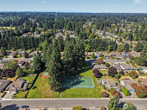 View/Area - 12324 43 Dr SE, Everett, WA 98208 photo 4 of 5