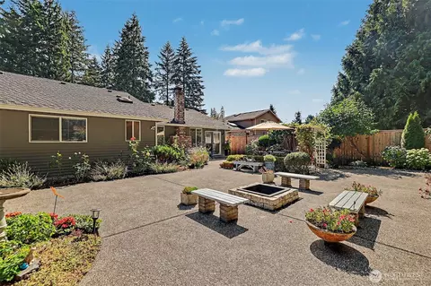 Exterior - 12324 43 Dr SE, Everett, WA 98208 photo 5 of 9