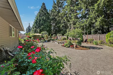 Exterior - 12324 43 Dr SE, Everett, WA 98208 photo 6 of 9