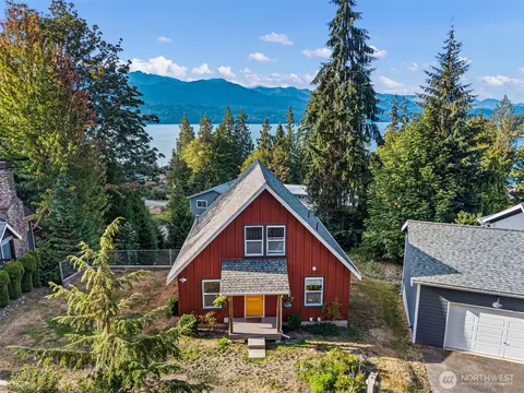 24688 W Holly View Dr, Seabeck, WA 98380