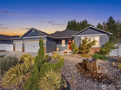 625 S Perry Ave, East Wenatchee, WA 98802