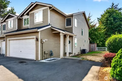 302 29th St SE #101, Auburn, WA 98002