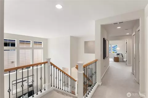 Entry Way - 14627 36th Ave SE, Bothell, WA 98012 photo 2 of 2