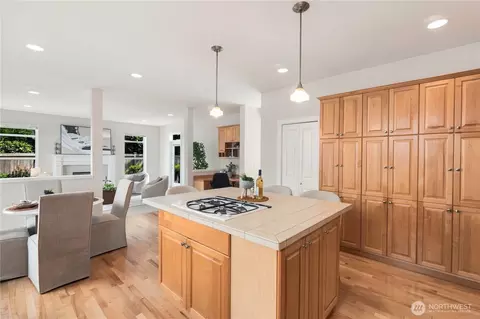 Kitchen - 14627 36th Ave SE, Bothell, WA 98012 photo 2 of 5