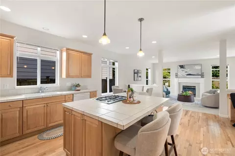 Kitchen - 14627 36th Ave SE, Bothell, WA 98012 photo 3 of 5
