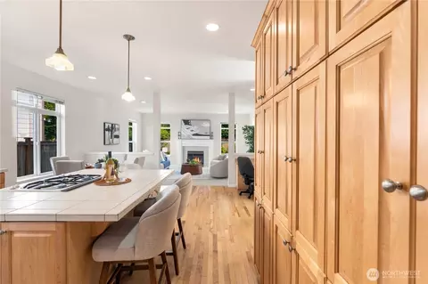 Kitchen - 14627 36th Ave SE, Bothell, WA 98012 photo 4 of 5