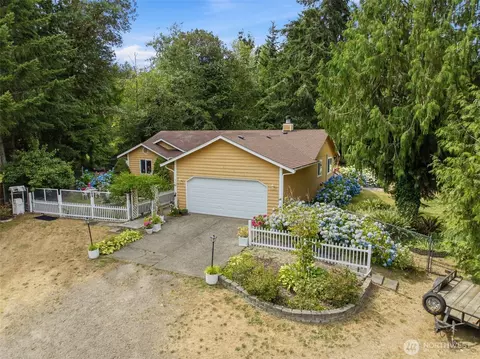6839 E Fillmore St, Port Orchard, WA 98366