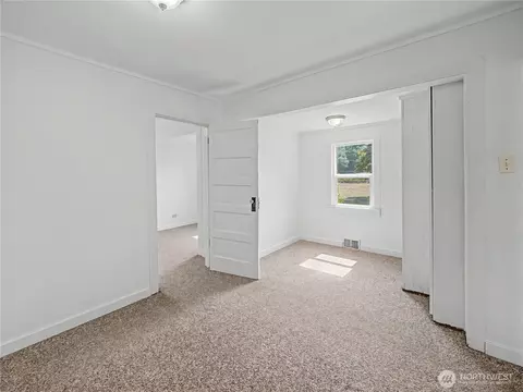 Bedroom - 41915 212th Ave SE, Enumclaw, WA 98022 photo 5 of 8