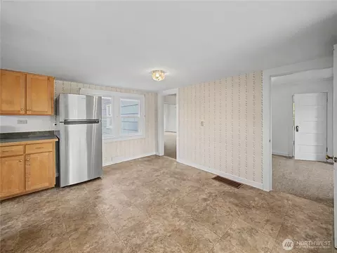 Kitchen - 41915 212th Ave SE, Enumclaw, WA 98022 photo 3 of 5