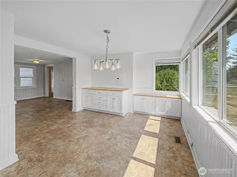 Dining - 41915 212th Ave SE, Enumclaw, WA 98022 photo 1 of 1