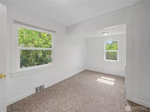 Bedroom - 41915 212th Ave SE, Enumclaw, WA 98022 photo 1 of 8