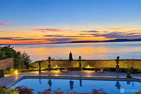 8723 Talbot Rd, Edmonds, WA 98026