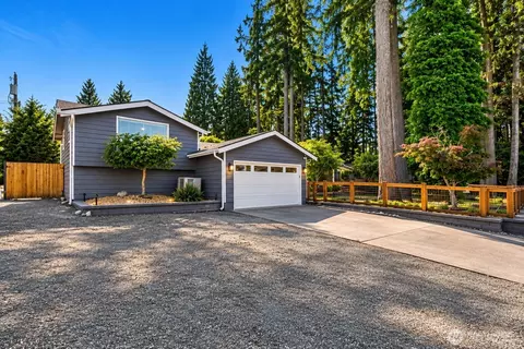 Exterior - 23629 45th Ave SE, Bothell, WA 98021 photo 2 of 5