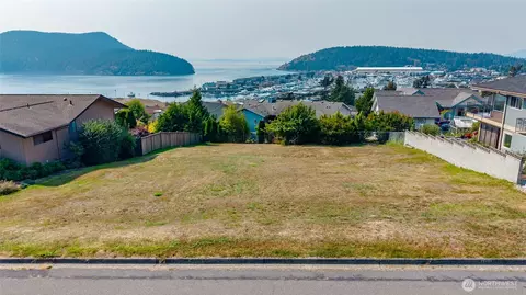 4909 Heather Dr, Anacortes, WA 98221
