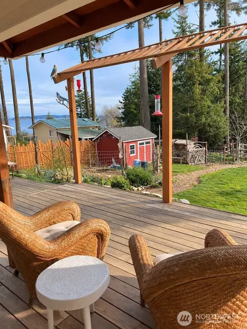 885 Bartel Rd, Eastsound, WA 98245