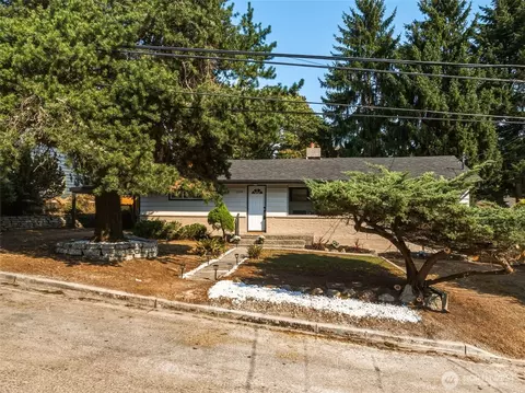 2538 NE 107th St, Seattle, WA 98125