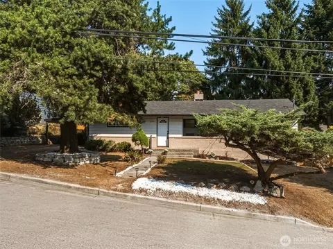 2538 NE 107th St, Seattle, WA 98125