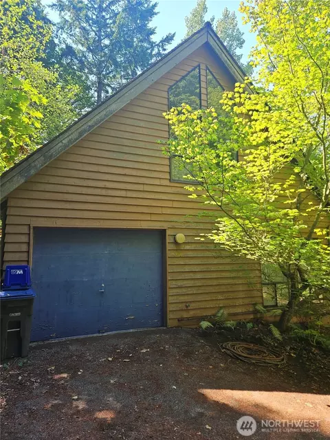 1929 NE Bentley Dr, Bremerton, WA 98311