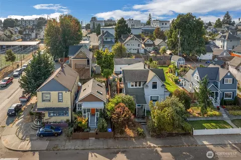 View/Area - 2430 Oakes Ave, Everett, WA 98201 photo 1 of 7