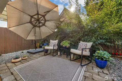 Exterior - 2430 Oakes Ave, Everett, WA 98201 photo 4 of 11