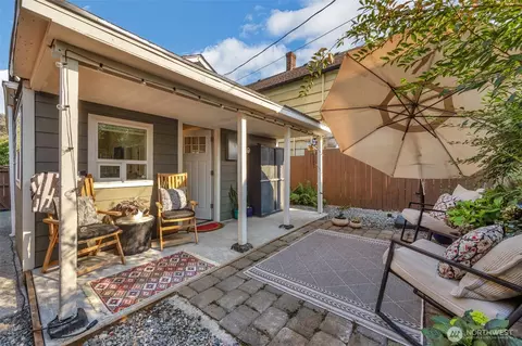 Exterior - 2430 Oakes Ave, Everett, WA 98201 photo 5 of 11