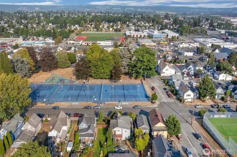 View/Area - 2430 Oakes Ave, Everett, WA 98201 photo 6 of 7
