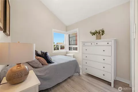Bedroom - 2430 Oakes Ave, Everett, WA 98201 photo 1 of 2