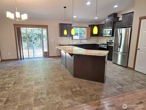 Kitchen - 714 Tipsoo Loop S, Rainier, WA 98576 photo 3 of 4