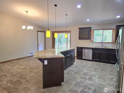 Kitchen - 714 Tipsoo Loop S, Rainier, WA 98576 photo 4 of 4