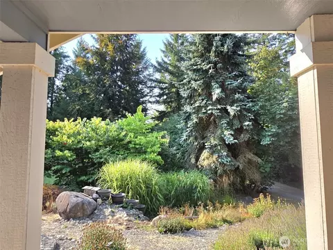 Exterior - 714 Tipsoo Loop S, Rainier, WA 98576 photo 3 of 9