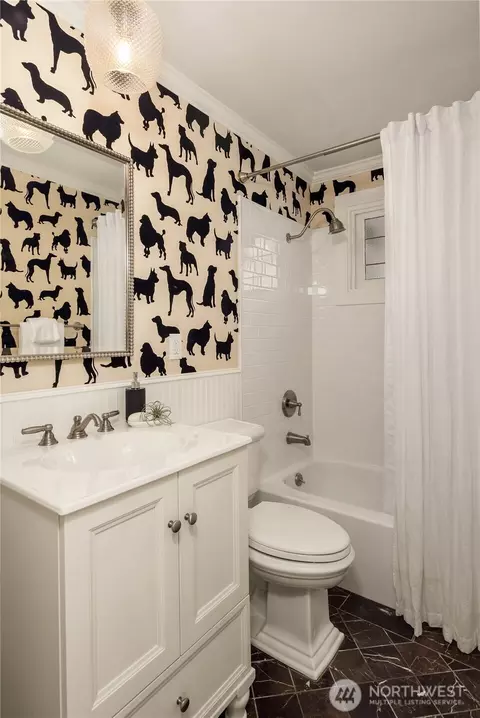 Bath - 716 15th Ave E, Seattle, WA 98112 photo 1 of 3