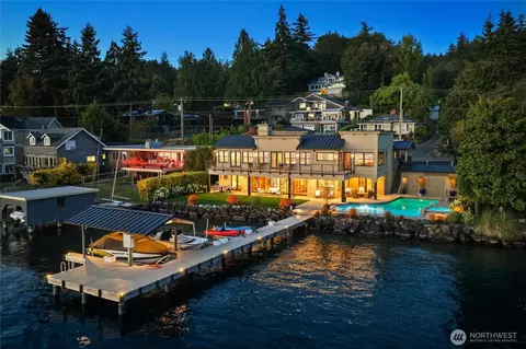 12705 Holmes Point Dr NE, Kirkland, WA 98034